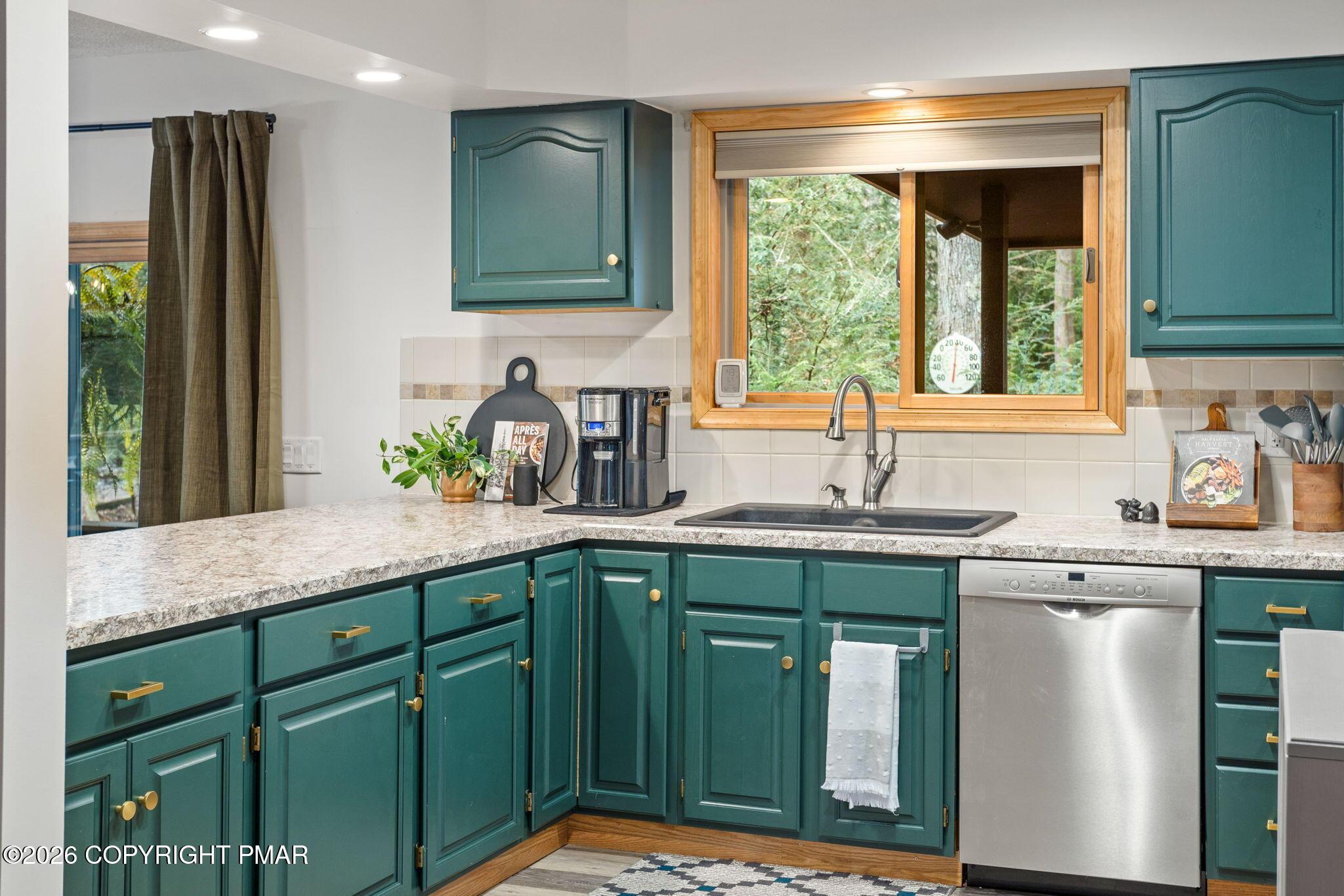 Image 4: Echoing Pines - 64