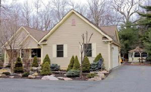104 Pineknoll Drive