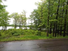 19 Arrowhead Dr (Lake Shore Dr)