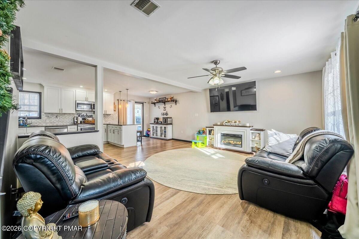 Image 2: Living Room