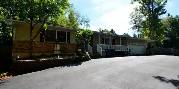 140 Elm Dr