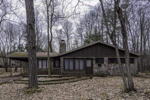 11 Red Oak Rd