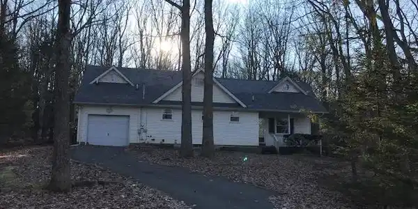 122 Bear Creek Lake Dr