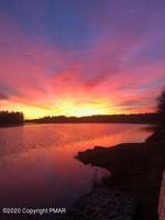 205 LAKE LN