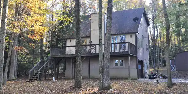 144 Bear Creek Lake Dr