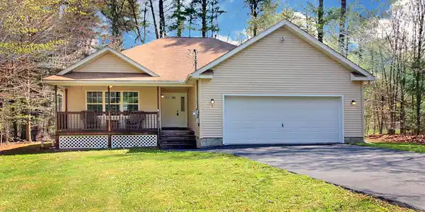 120 Woodbury Drive