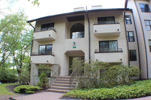 5 Midlake Dr 201A