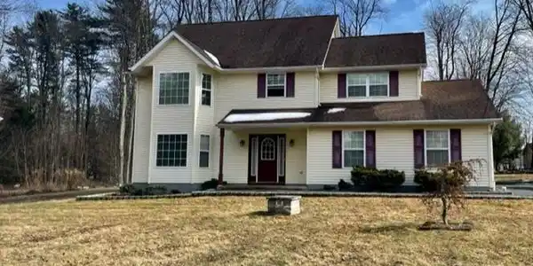 140 Greenwood Dr