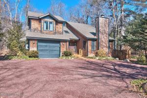 2267 Hillcrest Dr
