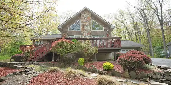 164 E Lake Drive