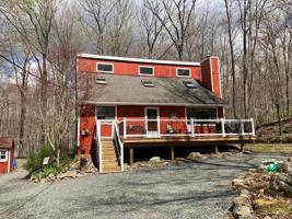 1049 Maple Dr