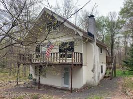 228 Barberry Ln