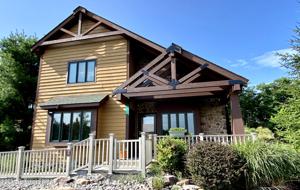 33 Woodsbluff Court