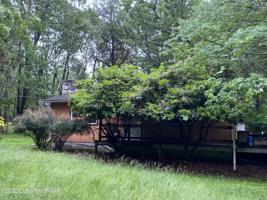44 Locust Ln