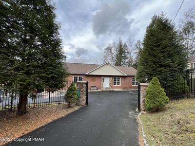 6207 N Deer Drive