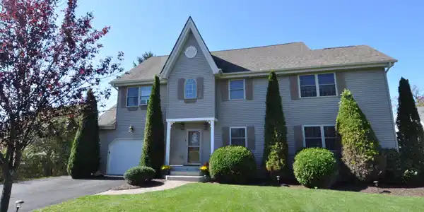275 Bear Creek Lake Dr