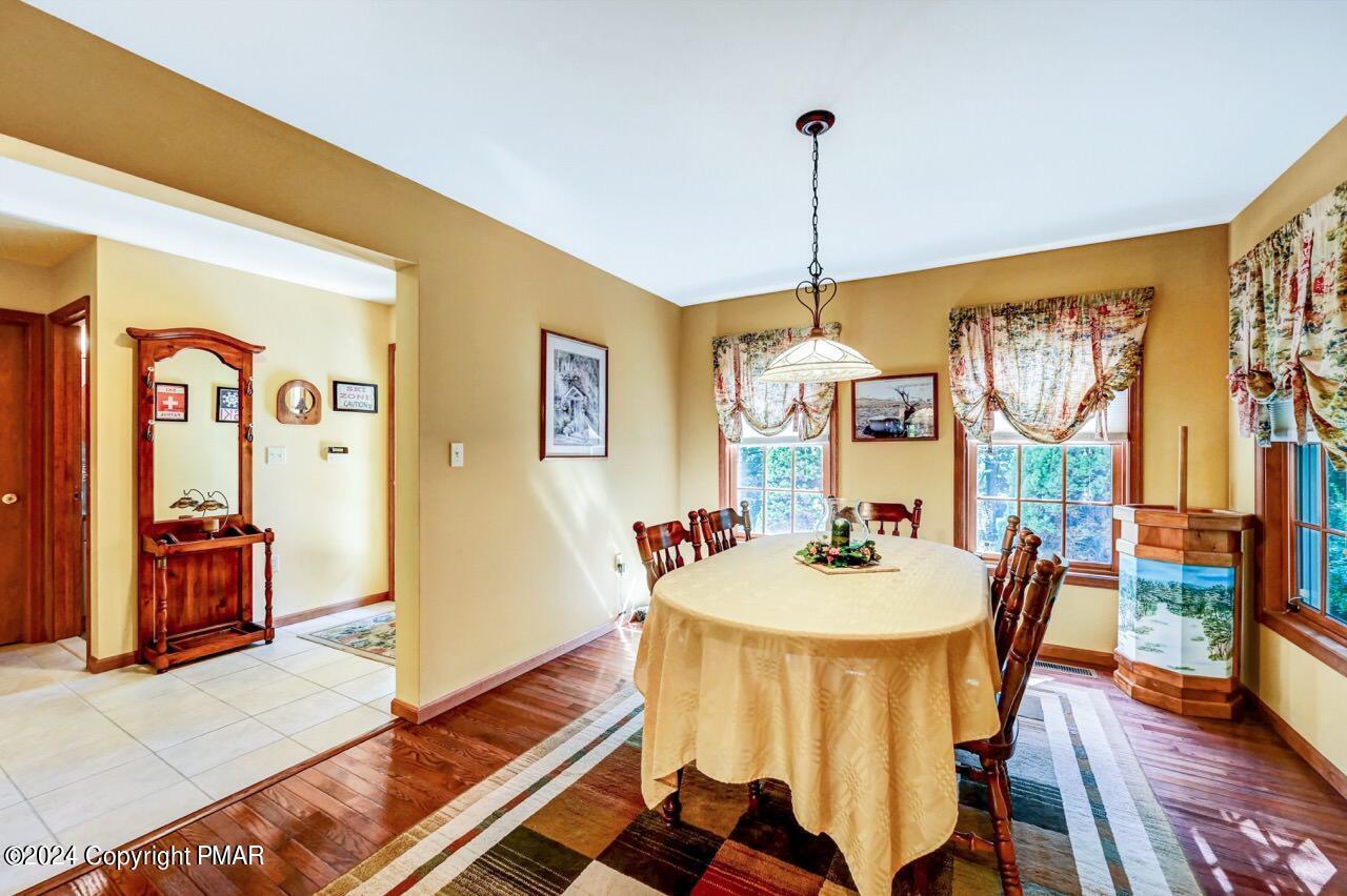 Image 3: 2265 Hillcrest Dr 27 Large