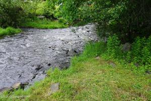 6 CREEK TRL