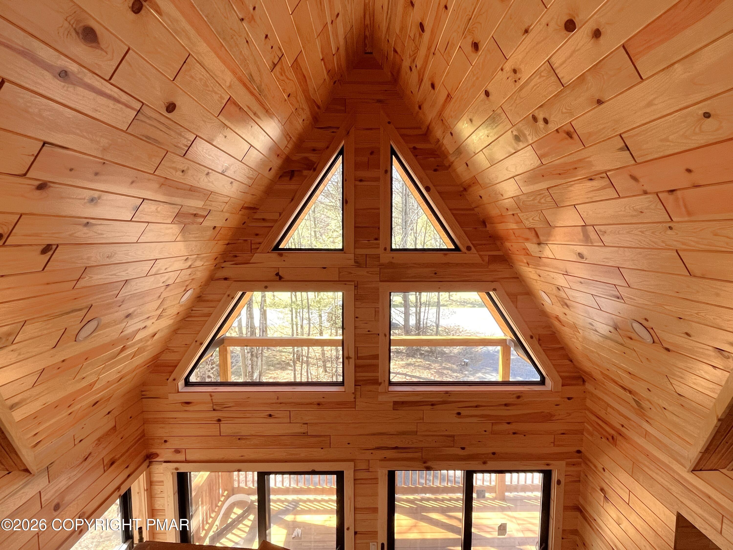 Image 4: Chalet