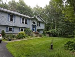 220 W Minsi Trail