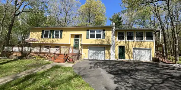 39 Piney Woods Dr