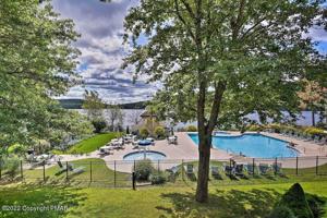 39 Midlake Dr 201