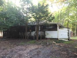 16 Deerfoot Ln