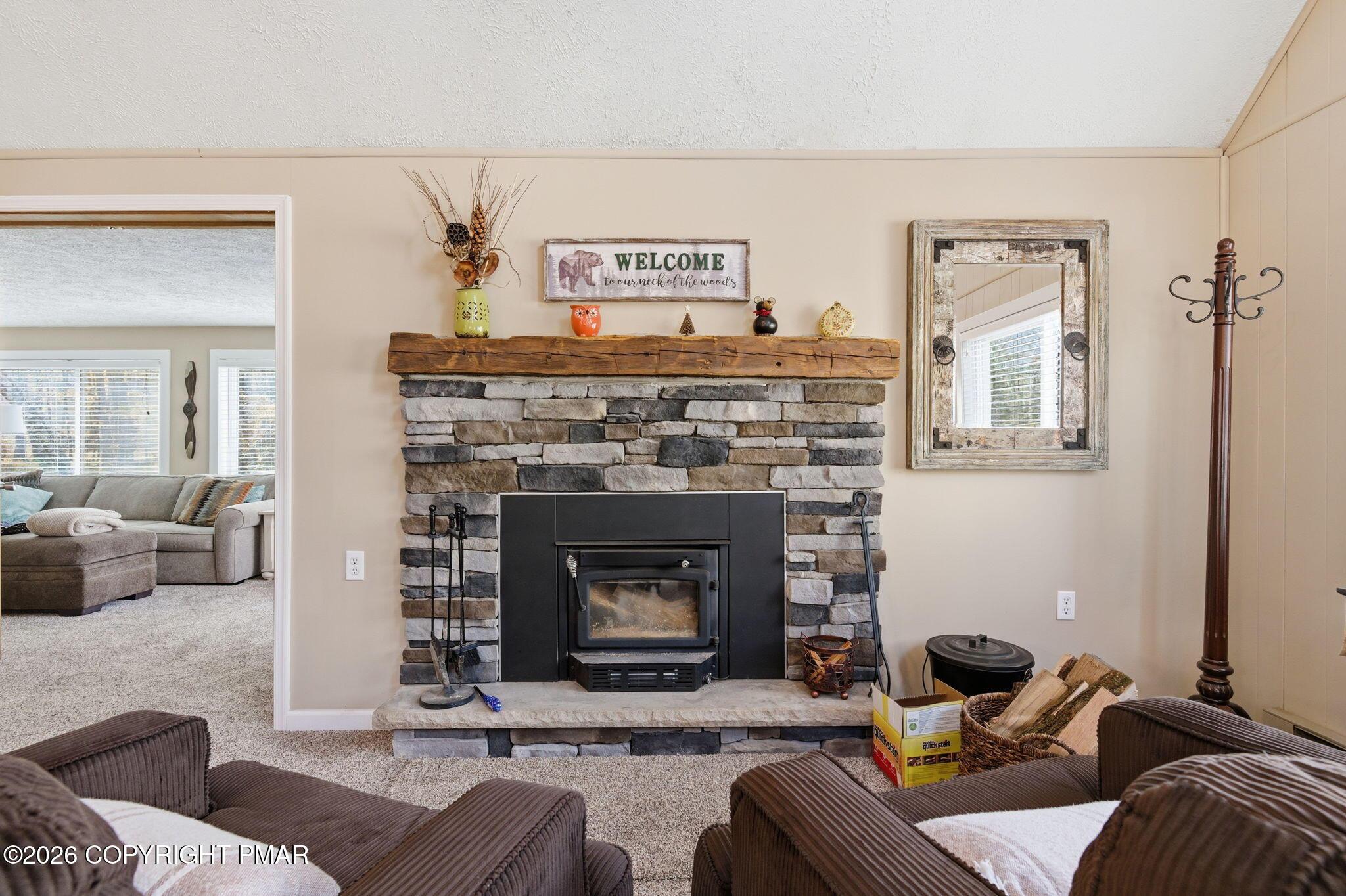 Image 4: 14-web-or-mls-130 Beech (19 of 41)