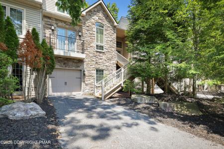 9 Wildbriar Court