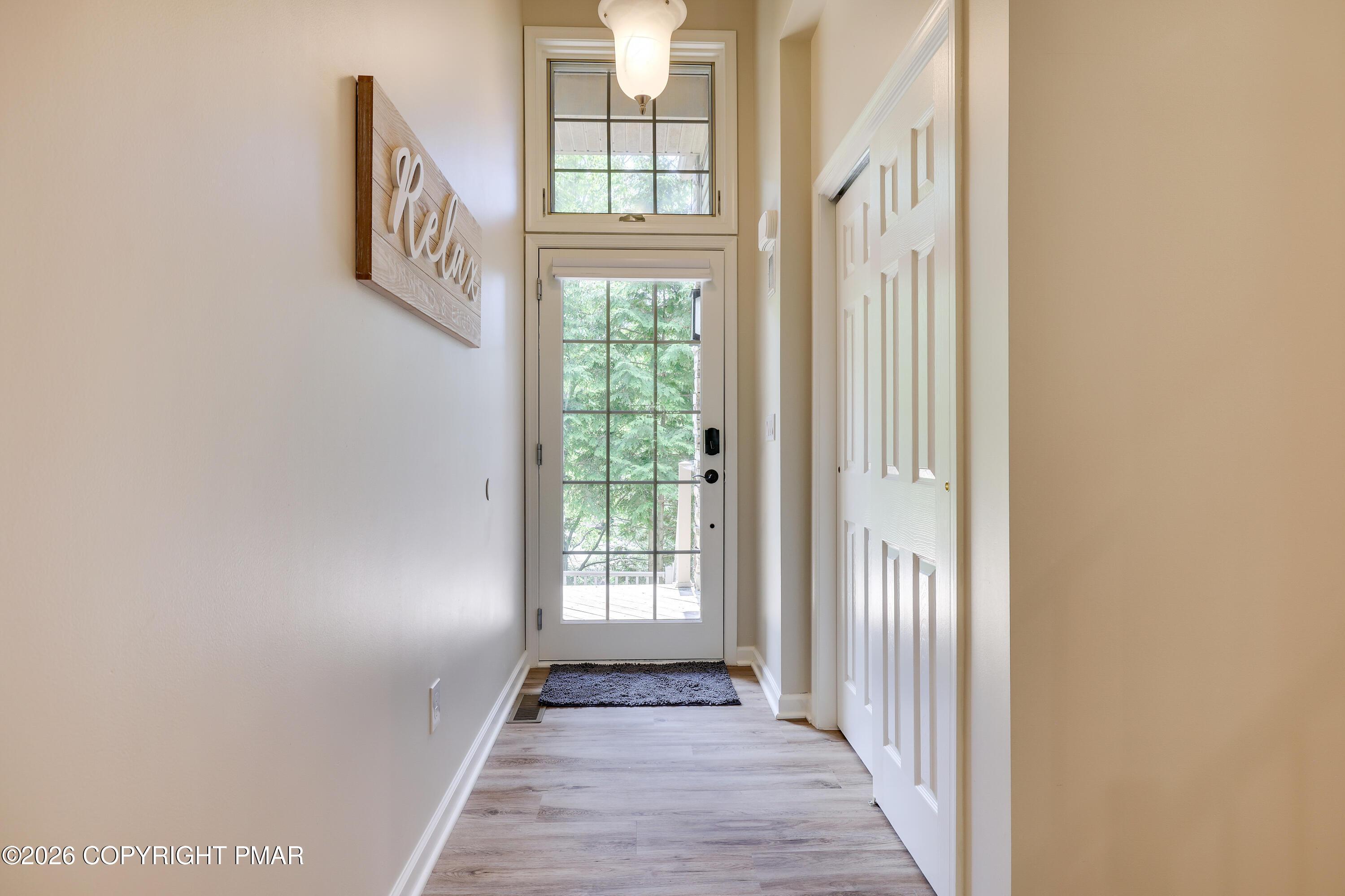 Image 4: Entry