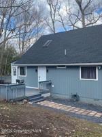 8105 Acorn Ln