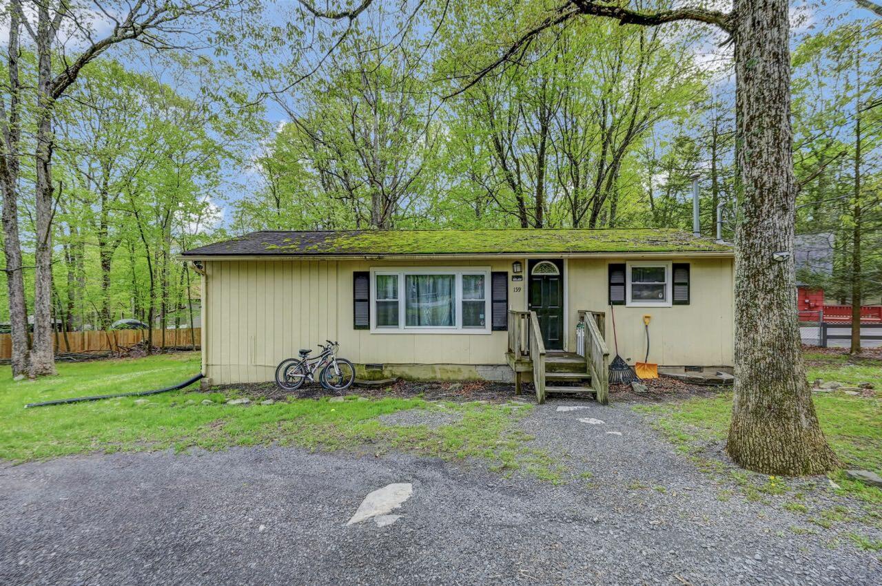 Image 1: 159 Sandstone Dr 01 Large