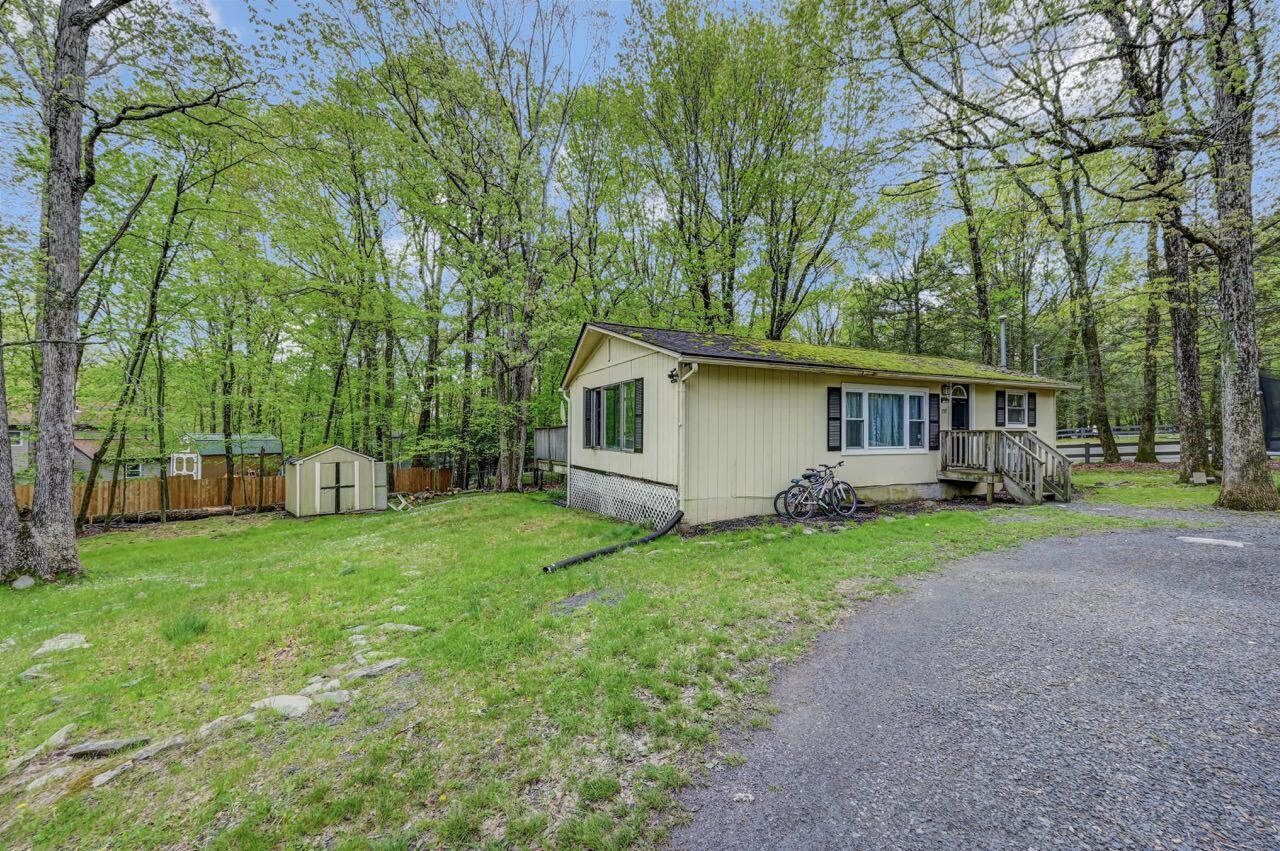 Image 3: 159 Sandstone Dr 02 Large