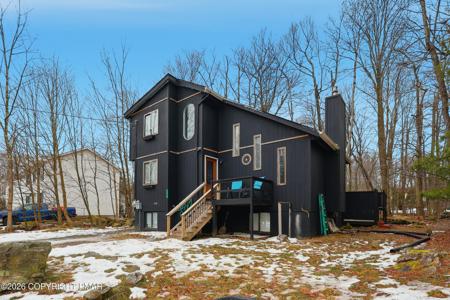 1379 Winding Way