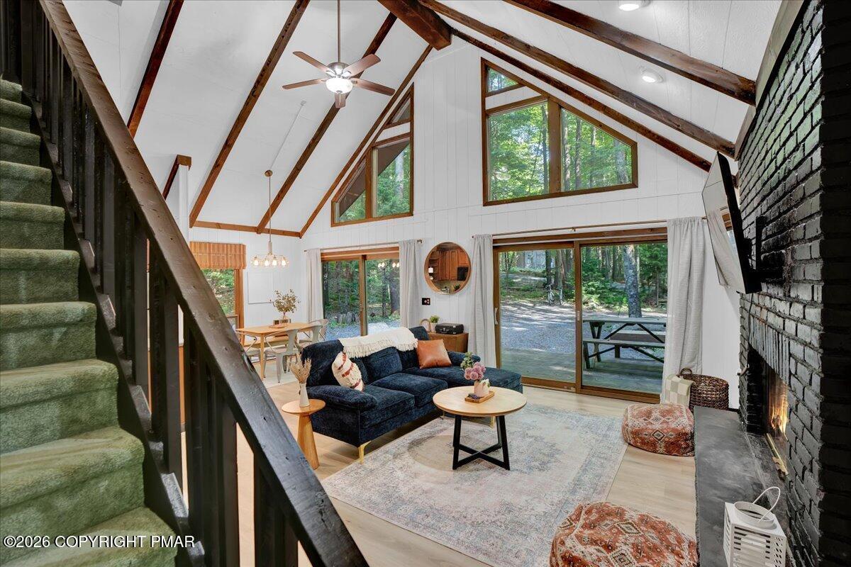 Image 2: 01-A7407656