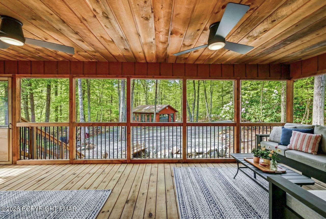 Image 3: Screened Porch
