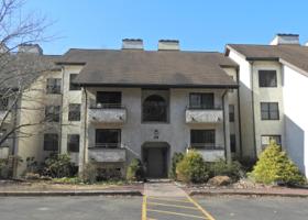 61 Midlake Dr 102