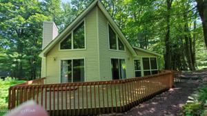1451 Lake Ln