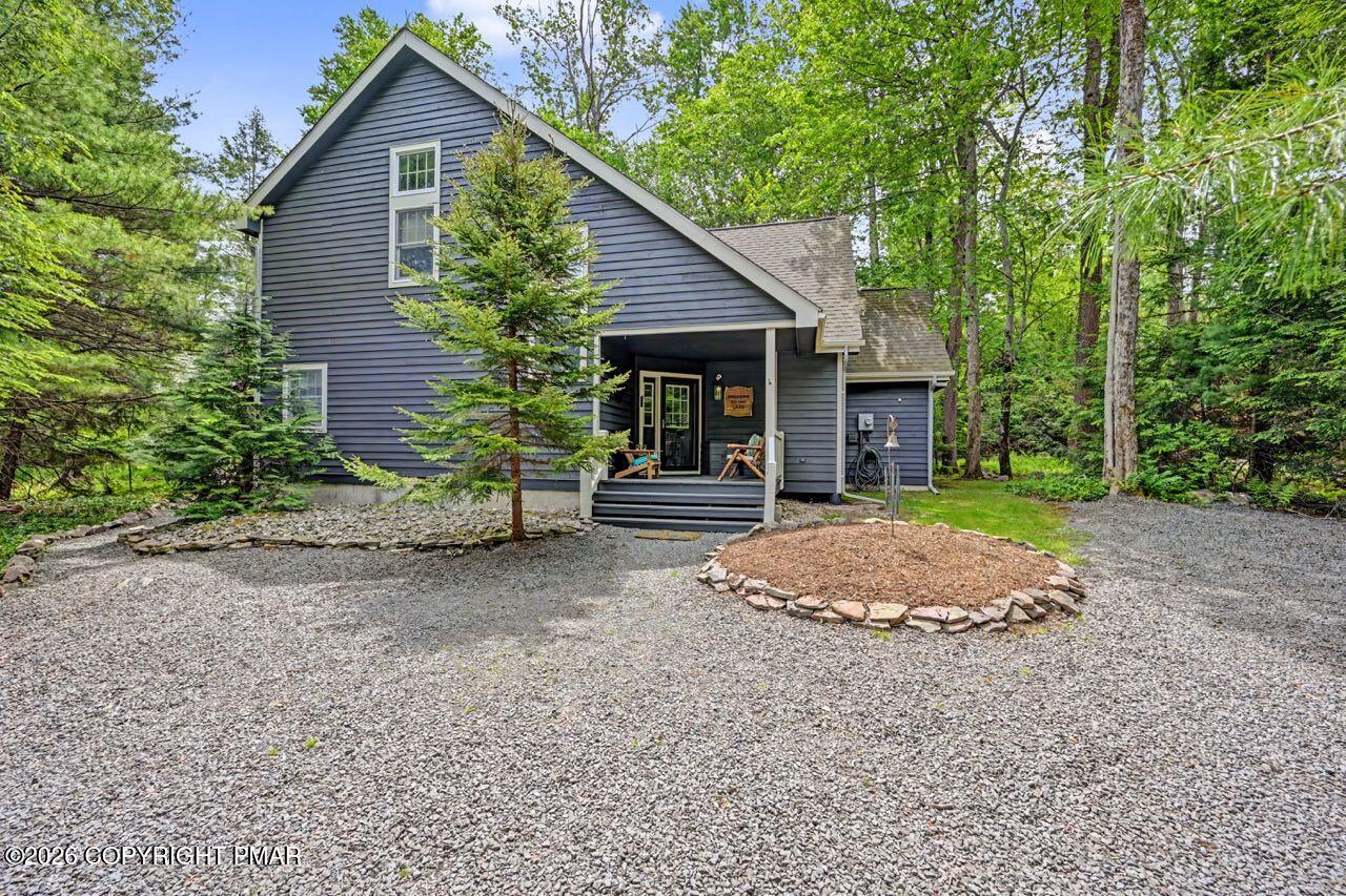 Image 4: 120 Mooncreek Ln 01 Large
