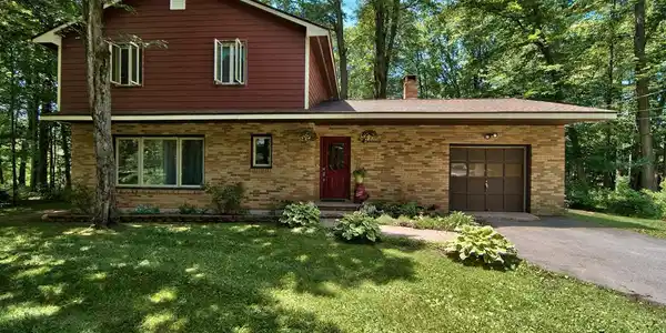 121 Elm Dr