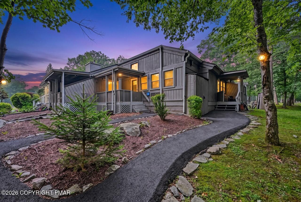 Image 2: 104 Condor Dr Unit 2 01-enhanced-1784265