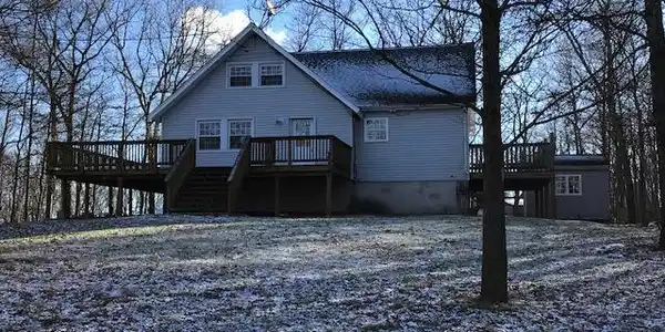 104 Stonehenge Rd