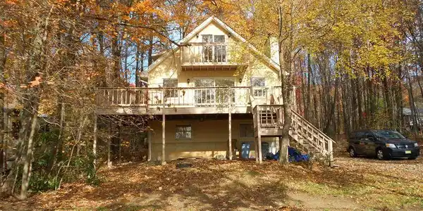 8590 Twin Lake Dr