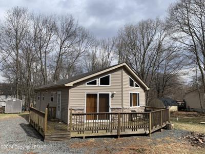 115 CRESCENT Way