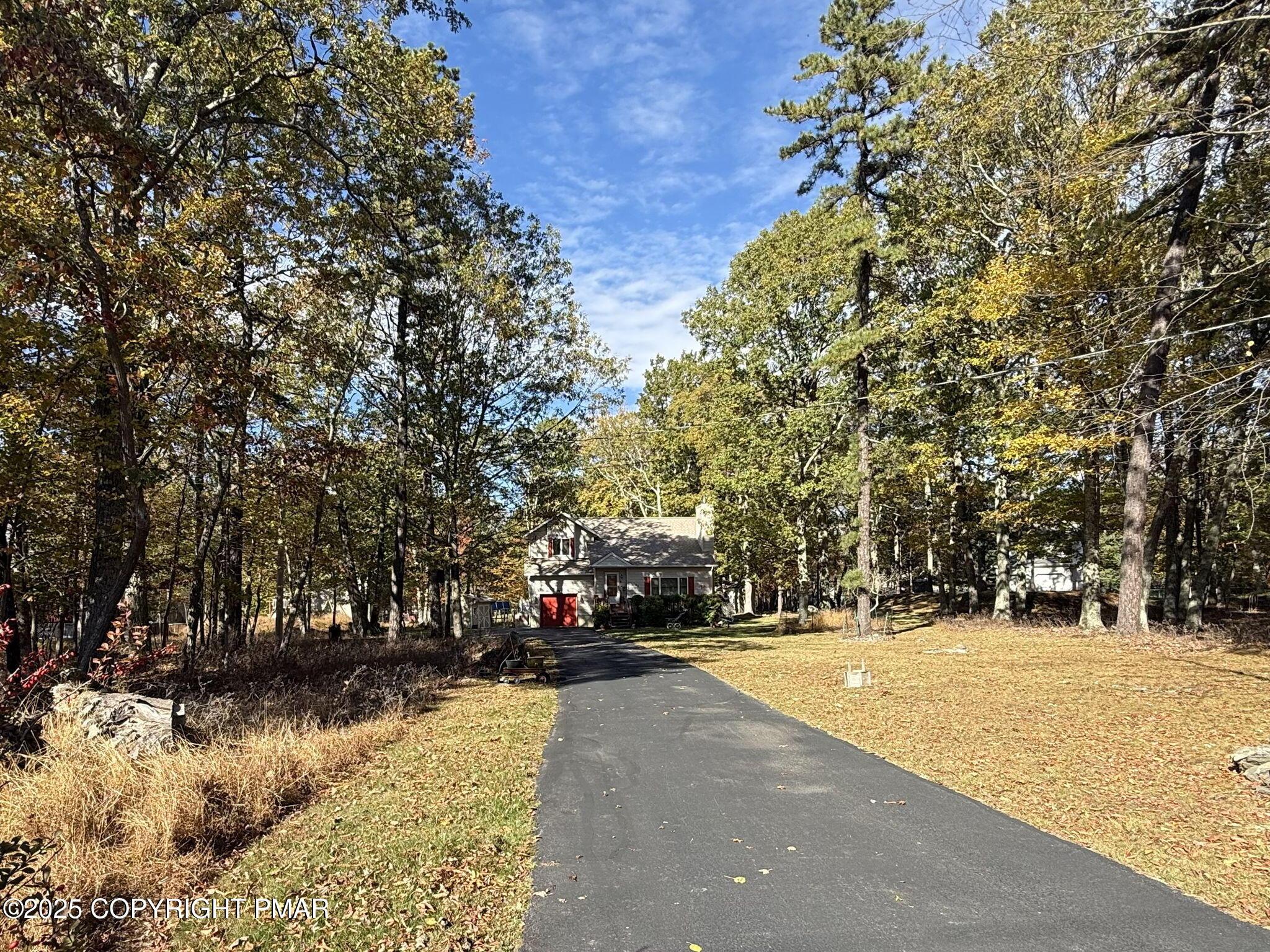 Image 2: A front yard to die for!