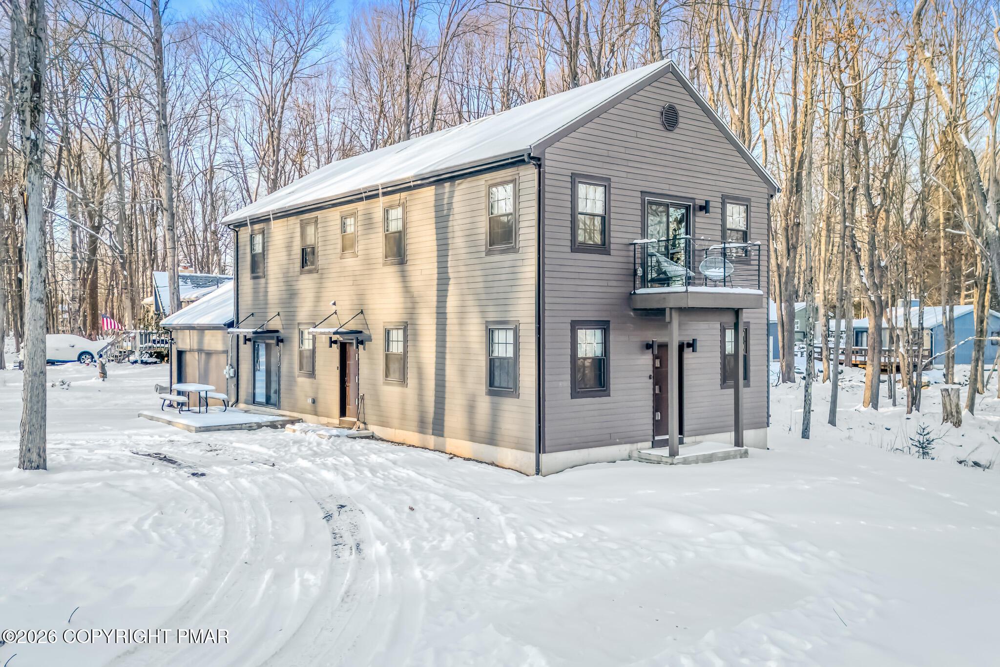 Image 1: 03-HomeView_Media-7813_Lake_Shore_Dr