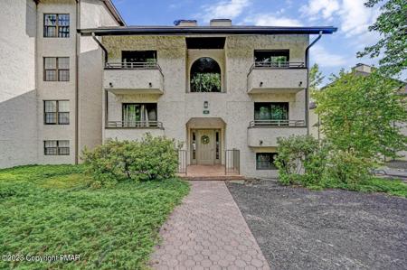33 Midlake Dr Unit 301