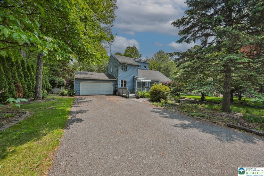 Image 3: FRONT OF HOME