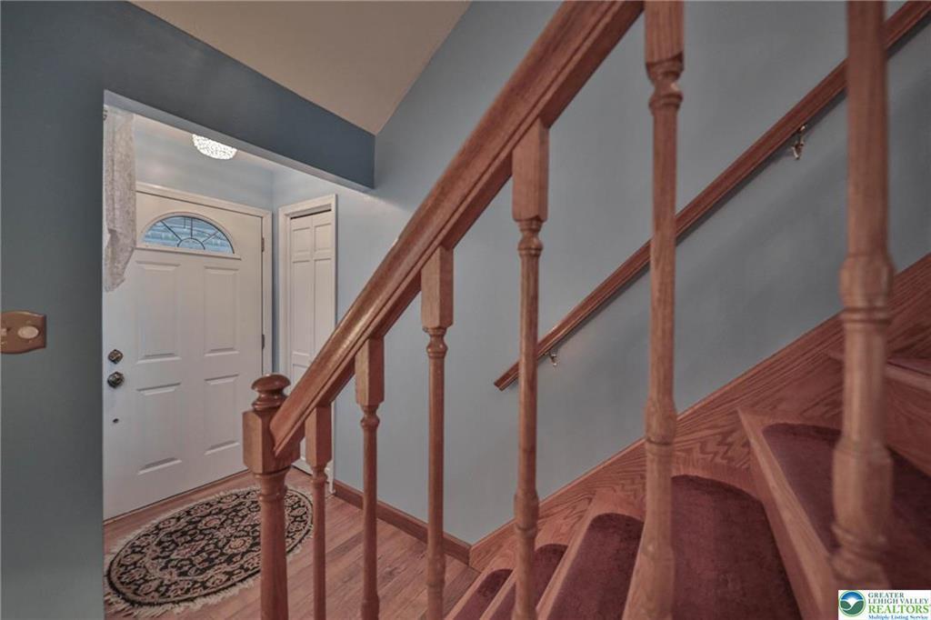 Image 4: STAIRCASE