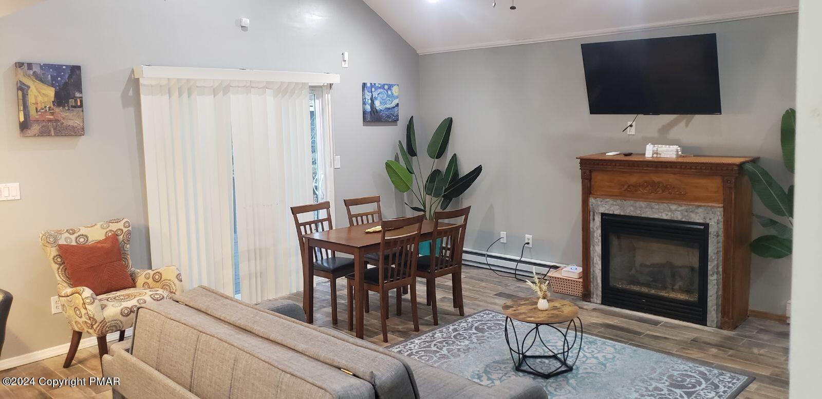 Image 4: PHOTO-2024-04-29-23-34-15